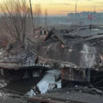 #Ukraine: Ukraine forces blow up bridge near Kyiv to halt Russian Tank advance