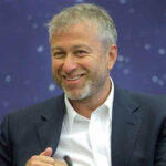 Roman Abramovich is reportedly begging his friends to lend him $1M to pay staff