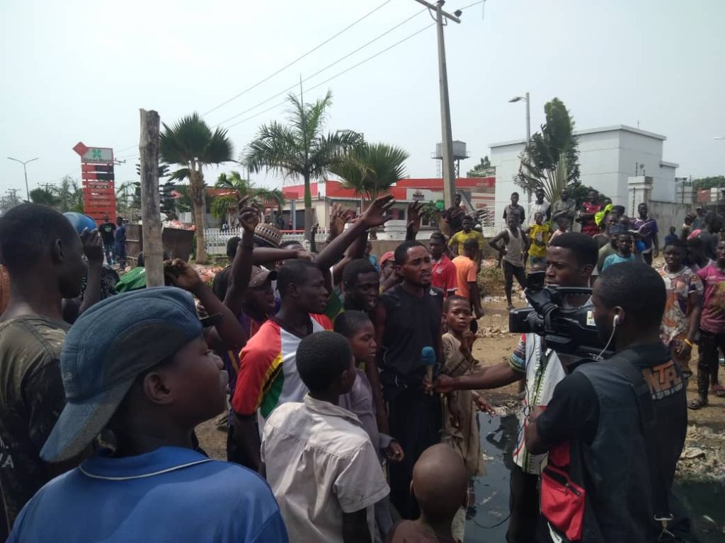 Road blockage & Protest in Suleja, Niger State as a result of  hike in food prices